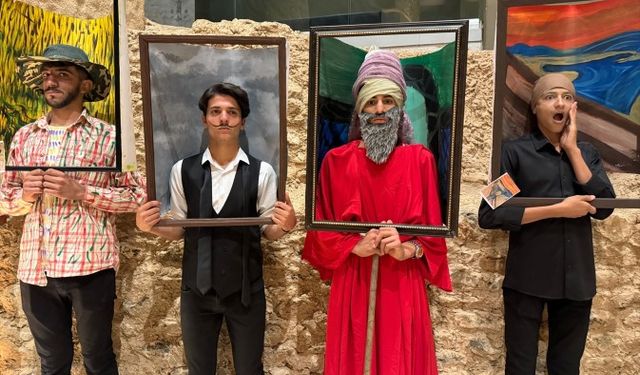 Şanlıurfa'da öğrenciler ünlü ressamların tablolarını canlandırdı