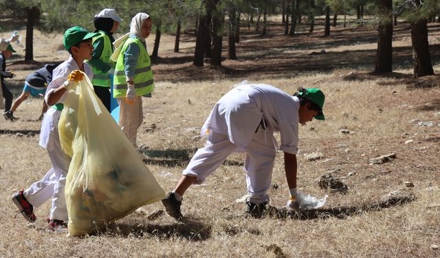 Şanlıurfa'da orman temizliği etkinliği yapıldı