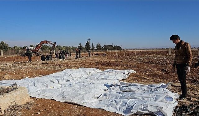Dera'da 12'den fazla toplu mezar bulundu