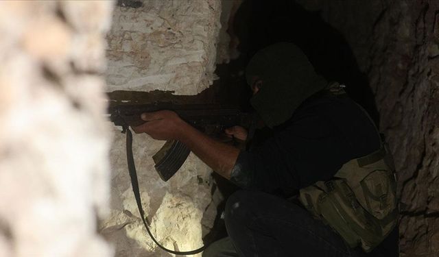 Muhalifler Tel Rıfat'taki 10 kilometrelik tünel şebekesini tarıyor