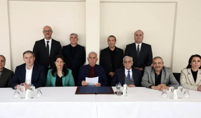 Öcalan'dan silah bırakma çağrısı