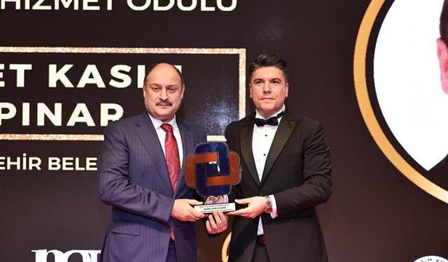 Başkan Gülpınar’a Uluslararası Alanda Prestijli Ödül
