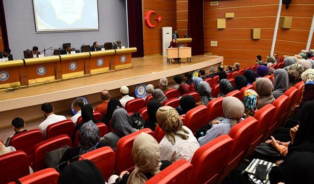 HRÜ İlahiyat Fakültesi’nde Hafızlık ve Kur’an-ı Kerim’i Güzel Okuma Yarışması