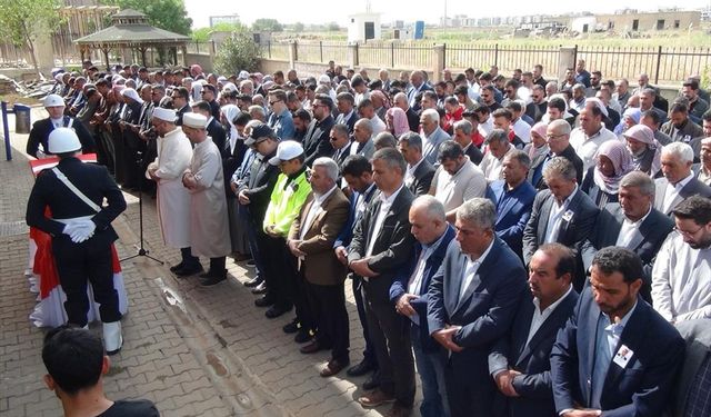 Kalp krizi sonucu yaşamını yitiren polis memuru Şanlıurfa'da defnedildi