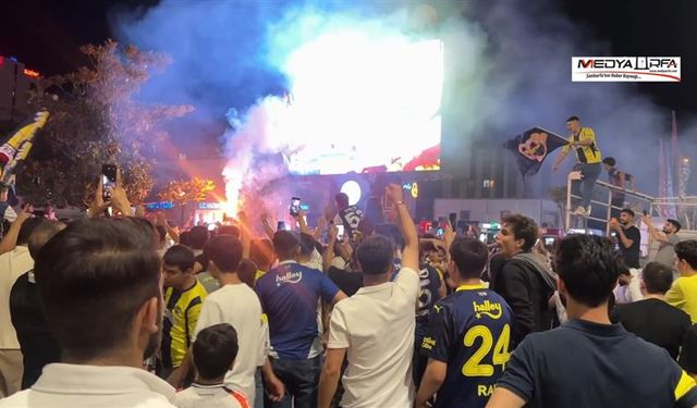 Fenerbahçe taraftarları Şanlıurfa'da THY Avrupa Ligi şampiyonluğunu kutladı