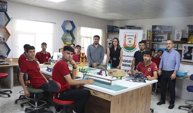 Büyükşehir’den öğrencilere Robotik Kodlama Desteği