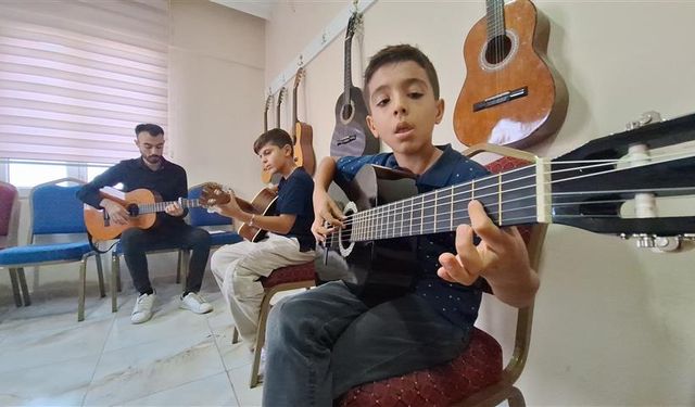 Büyükşehir, Gençliği Merkezlerde Bir Araya Getiriyor
