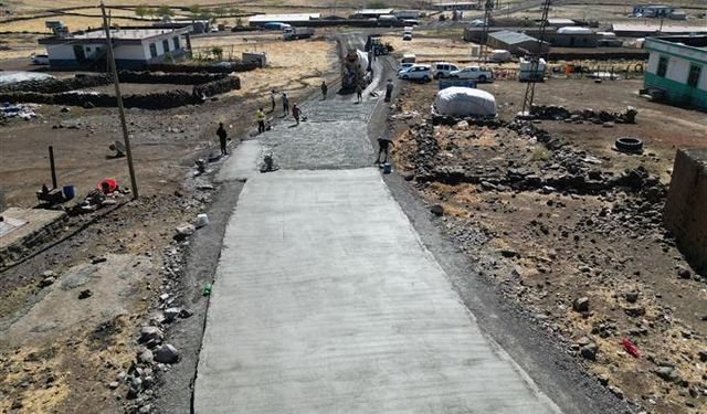 Büyükşehir'den Ulaşım Yatırımı: Siverek’te 12 Kilometrelik Yol Yapılıyor