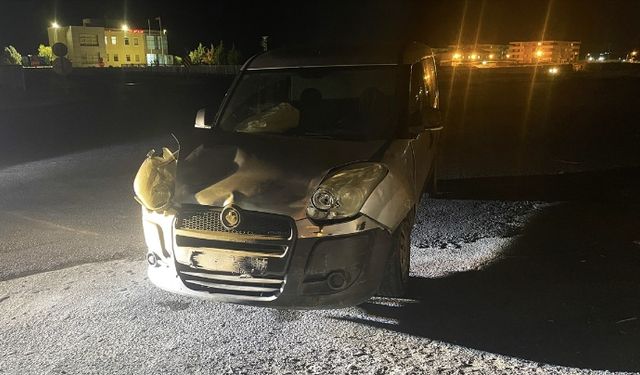Şanlıurfa'da hafif ticari araçla otomobil çarpıştı: 2'si polis 4 kişi yaralandı