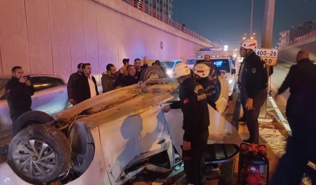 Şanlıurfa'da devrilen otomobildeki 3 kişi yaralandı