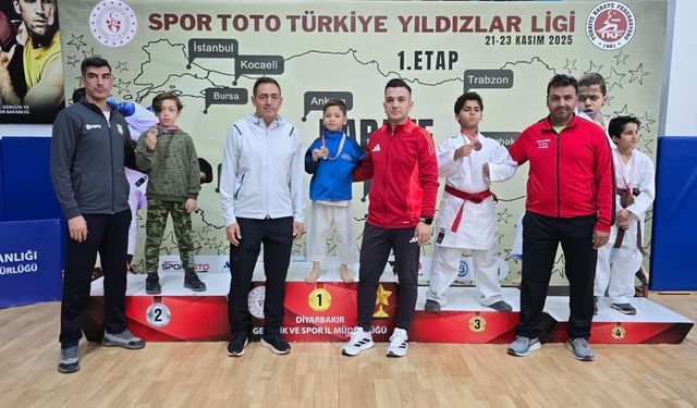 Şanlıurfa’nın Yıldız Karatecileri Diyarbakır’dan Madalya Yağmuruyla Döndü