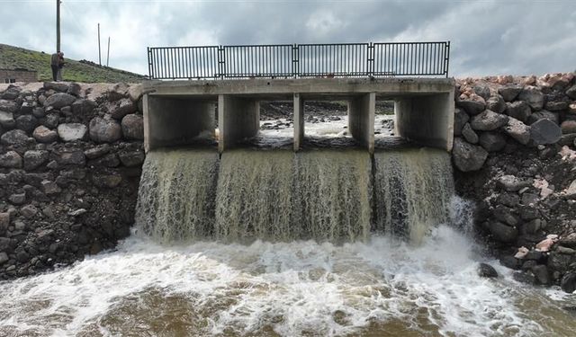 Büyükşehir’den Viranşehir’de Sel Seferberliği