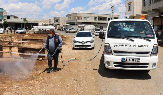 Büyükşehir’den Kurban Satış Noktaları Yakınlarında İlaçlama Çalışması