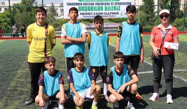 Büyükşehir'den Okullar Arası Futbol Turnuvası
