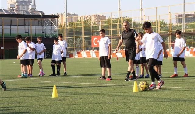 Büyükşehir'den Binlerce Çocuğu Futbolla Buluşturan Proje