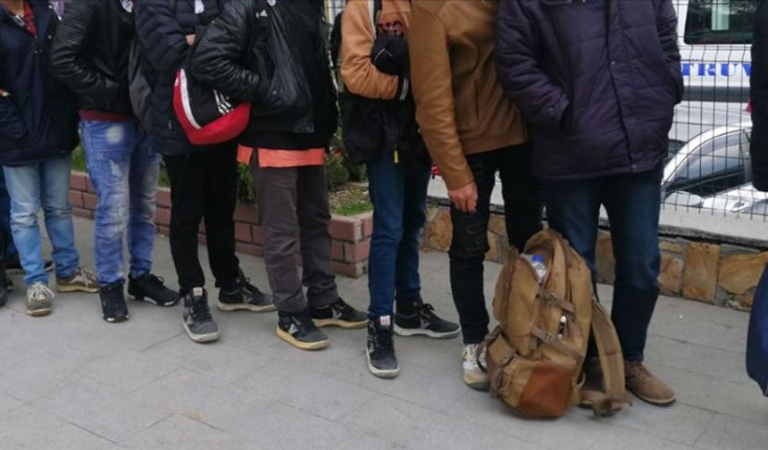 Şanlıurfa'da göçmen kaçakçılığı iddiasıyla 7 zanlı tutuklandı
