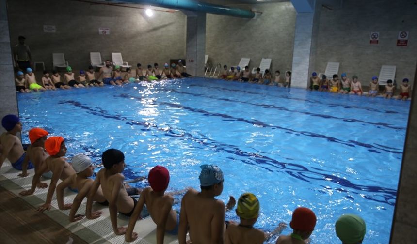 Şanlıurfa'da 350 Bini Aşkın Çocuk Yüzmeyi Öğrendi