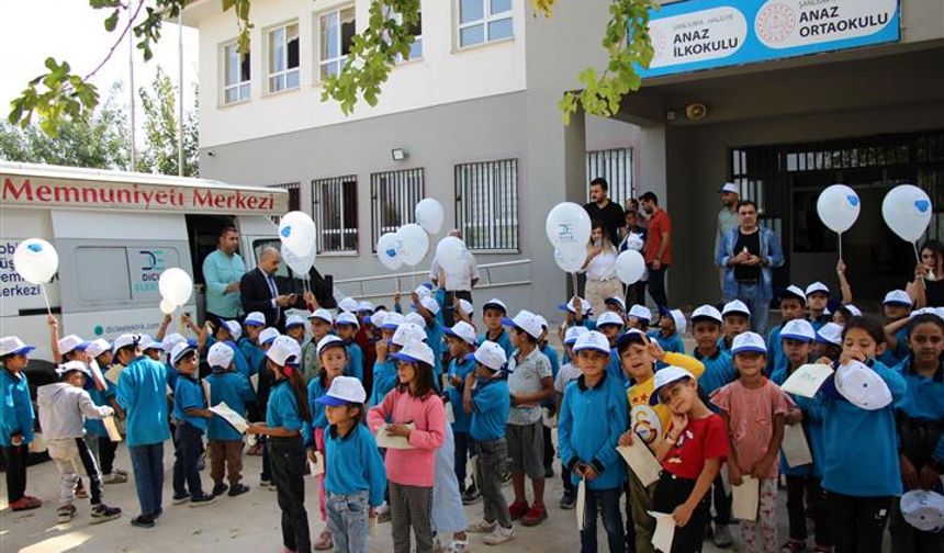 Dicle Elektrik, Müşteri Memnuniyeti İçin Mobil Ekipleriyle Sahada Çalışıyor