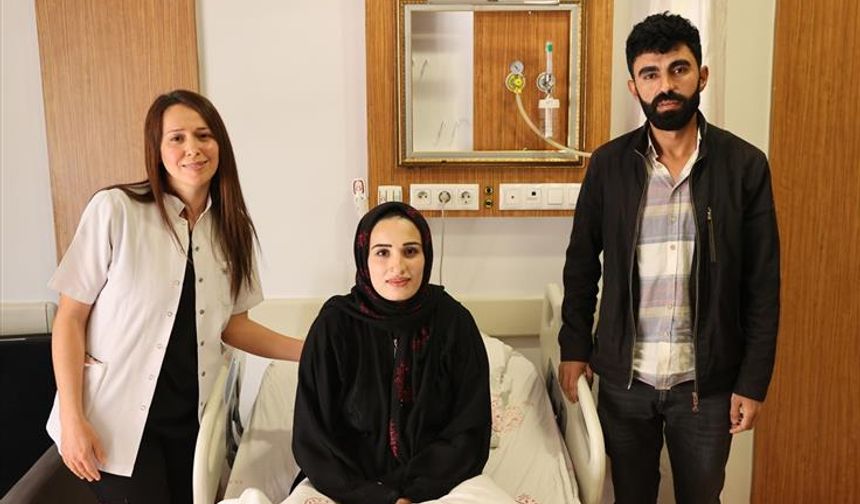 Hayatta kalan 4 bebeğini kucağına alacağı günü bekliyor