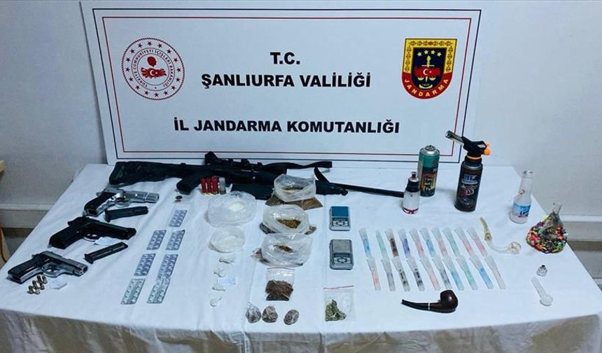 Şanlıurfa'da uyuşturucu ve silah kaçakçılığı operasyonu: 5 zanlı yakalandı