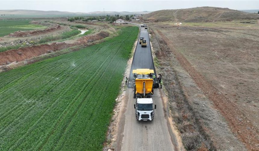 Suruç’ta Sıcak Asfalt Çalışmaları Tüm Hızıyla Devam Ediyor