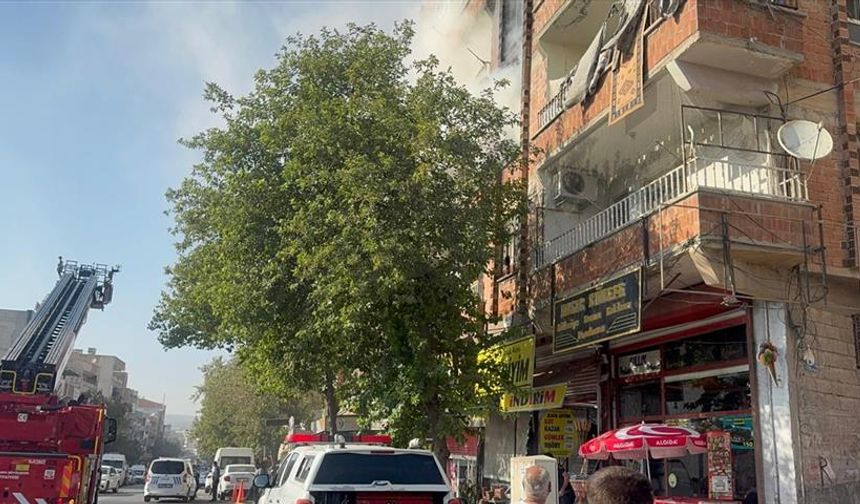 Şanlıurfa'da apartmanda çıkan yangın söndürüldü