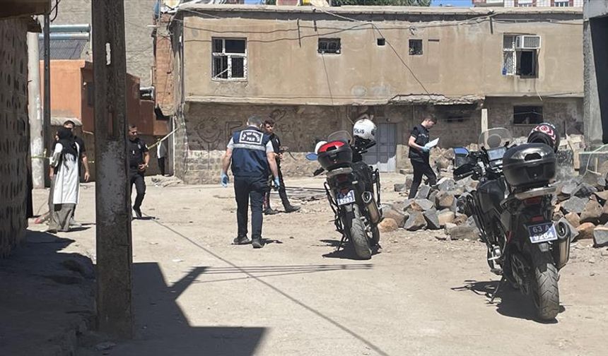 Şanlıurfa'da silahlı bıçaklı kavgada 2 kişi yaralandı