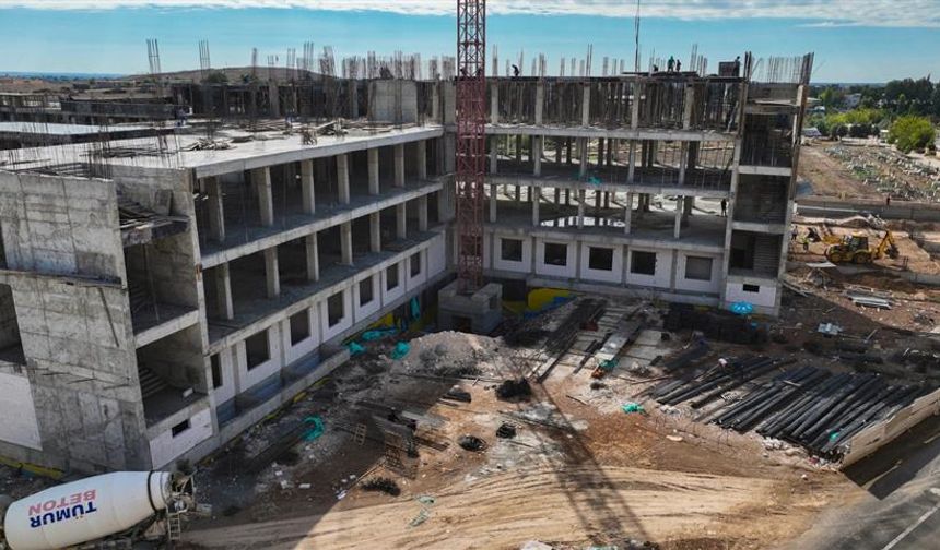 Harran Devlet Hastanesi'nde Katlar Yükseliyor