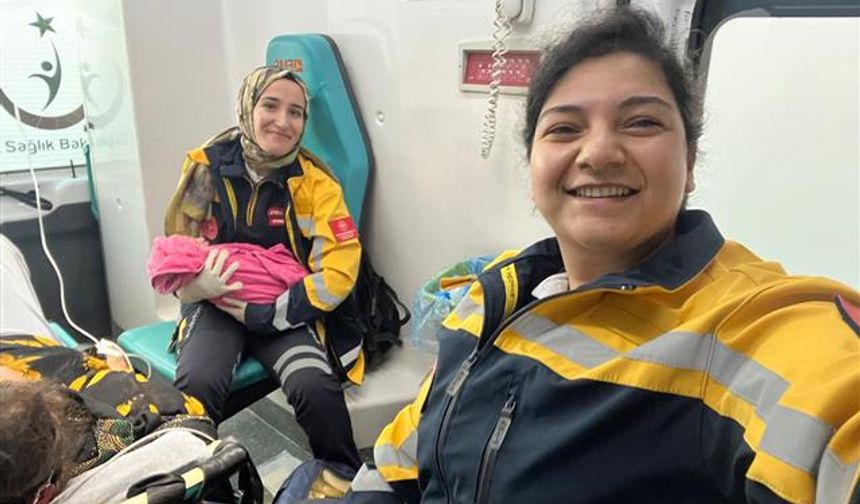 Şanlıurfa’da Ambulansta doğum heyecanı yaşandı