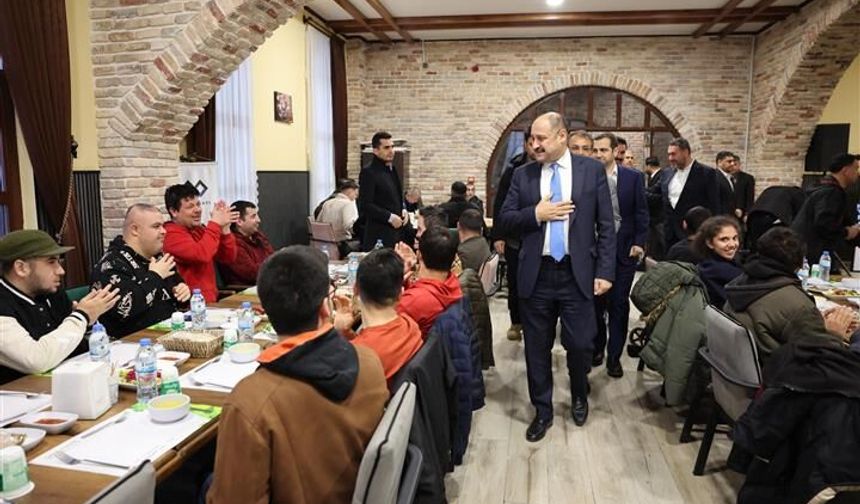 Gülpınar engelli bireylerle gönül sofrasında