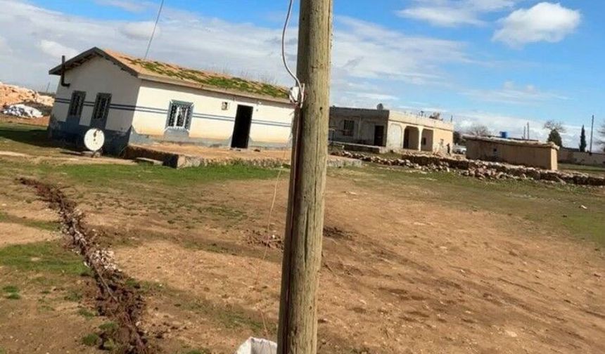 Direği Oyup Kaçak Hat Çektiler