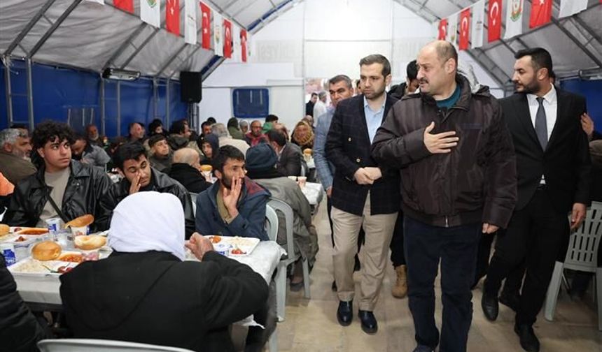 Gülpınar iftar çadırında vatandaşlarla buluştu