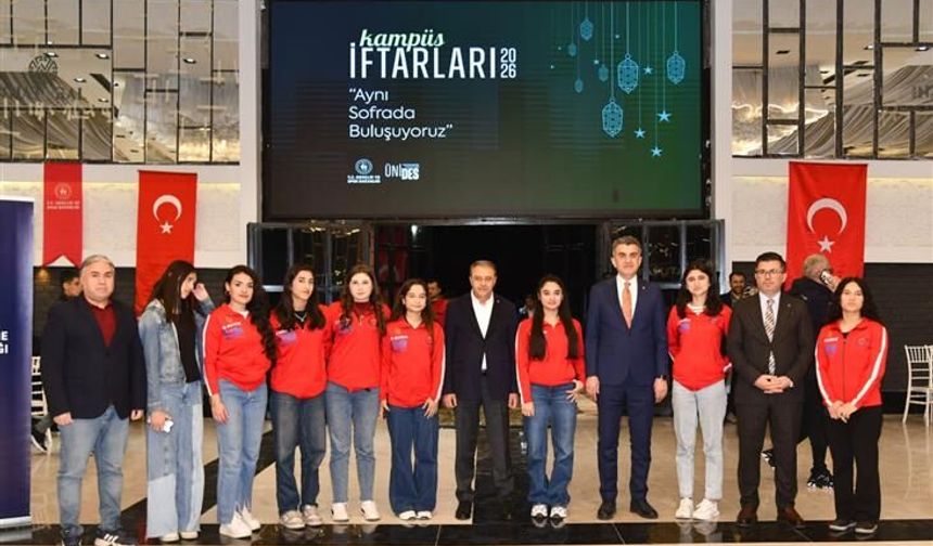 Şanlıurfa Valisi Şıldak Gençlerle İftarda Buluştu