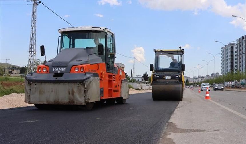 Büyükşehir’den Buluntu Hoca Bulvarı’nda Yoğun Asfalt Mesaisi