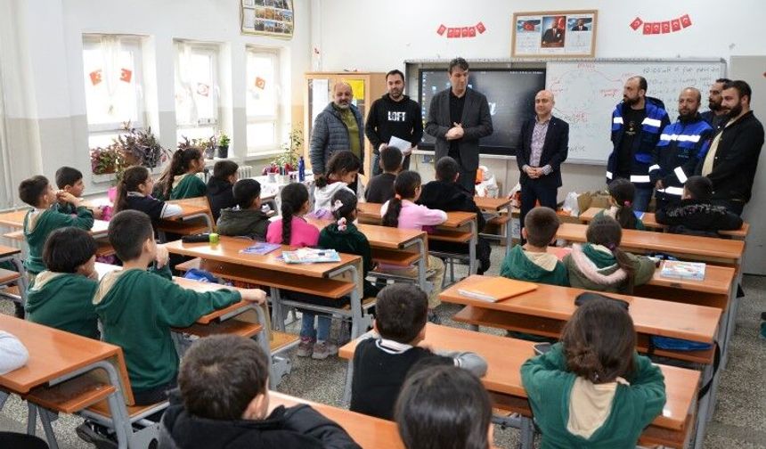 Dicle Gönüllüleri’nden Öğrencilere Destek