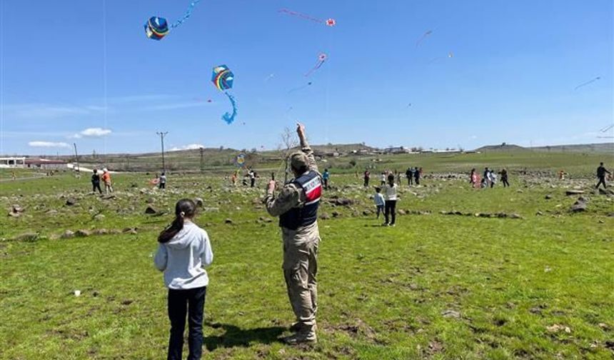 Siverek'te uçurtma şenliği düzenlendi
