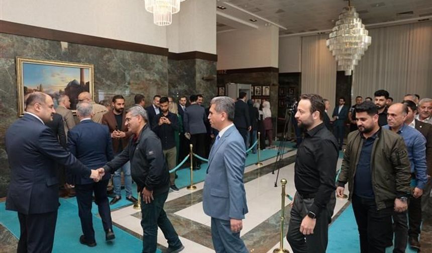 Başkan Gülpınar, Büyükşehir Belediyesi Personeliyle Bayramlaştı
