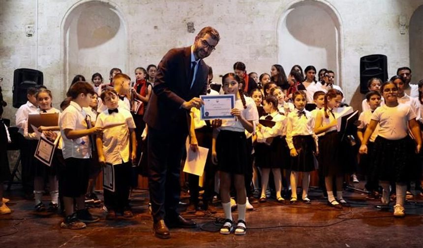 Büyükşehir Belediyesi Konservatuvarında Mezuniyet Coşkusu