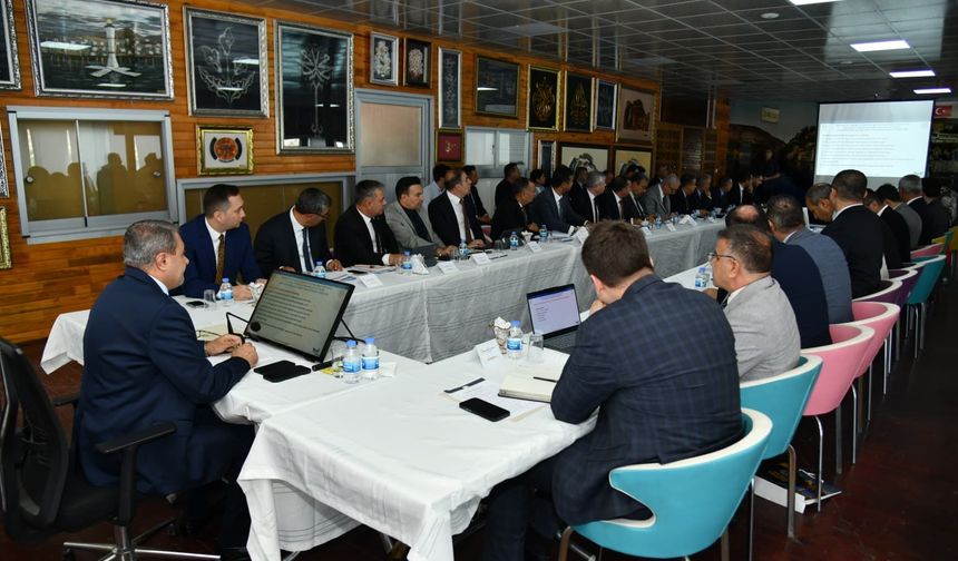 Halfeti'de İl Eğitim Değerlendirme Toplantısı Yapıldı