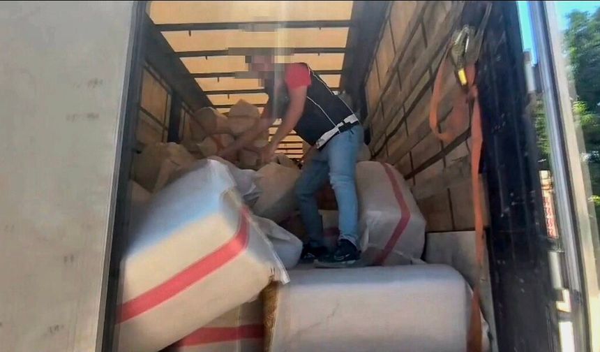 Şanlıurfa'da milyonlarca liralık kaçak sigara yakalandı