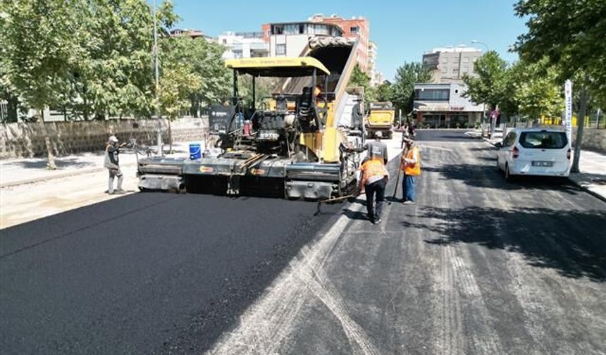 Siverek’in can damarı caddelerinde çalışmalar aralıksız sürüyor