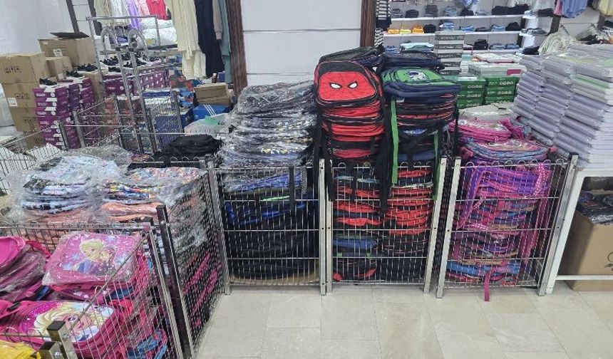 Ay Işığım Derneği’nden Binlerce Yetim Çocuğa Kırtasiye Desteği