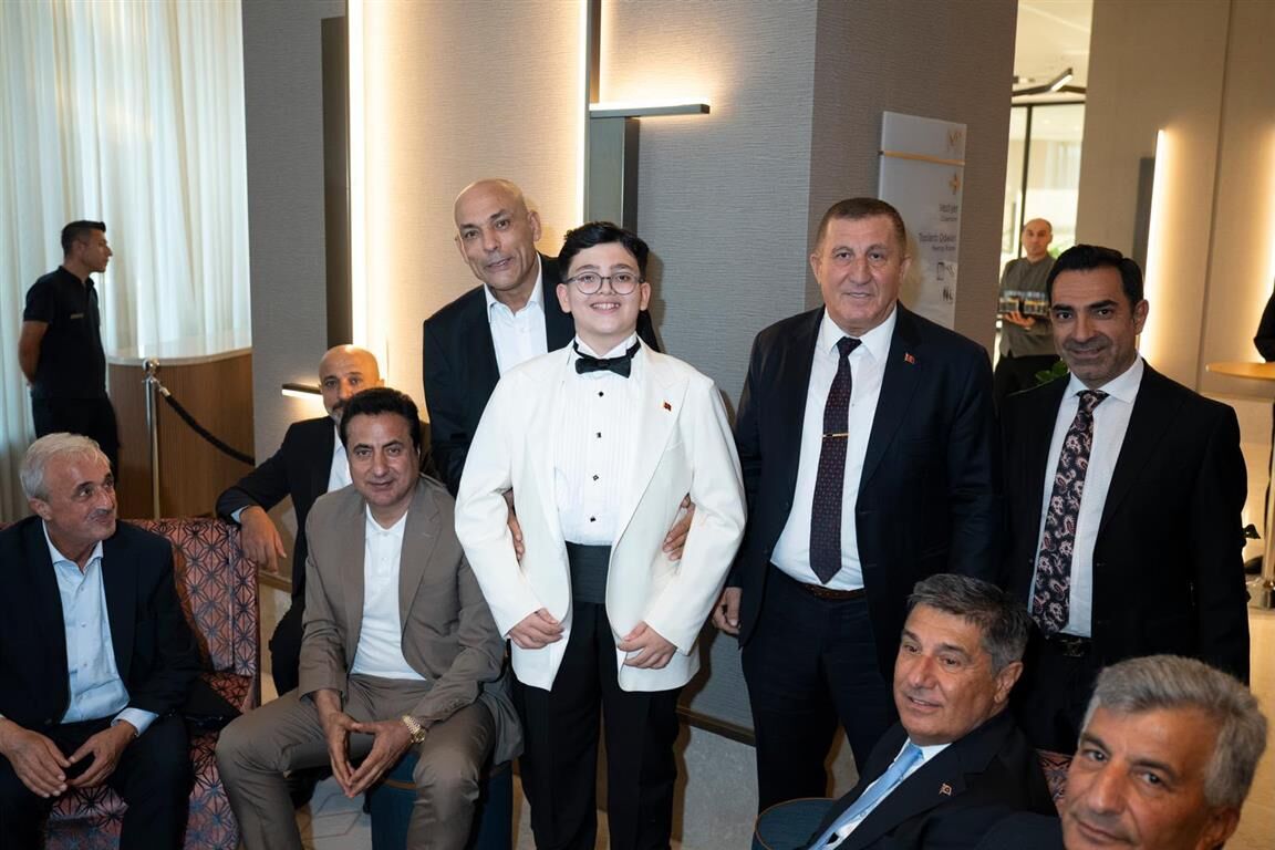 İş, Siyaset Ve Sanat Dünyasını Buluşturan Görkemli Sünnet Düğünü (30)
