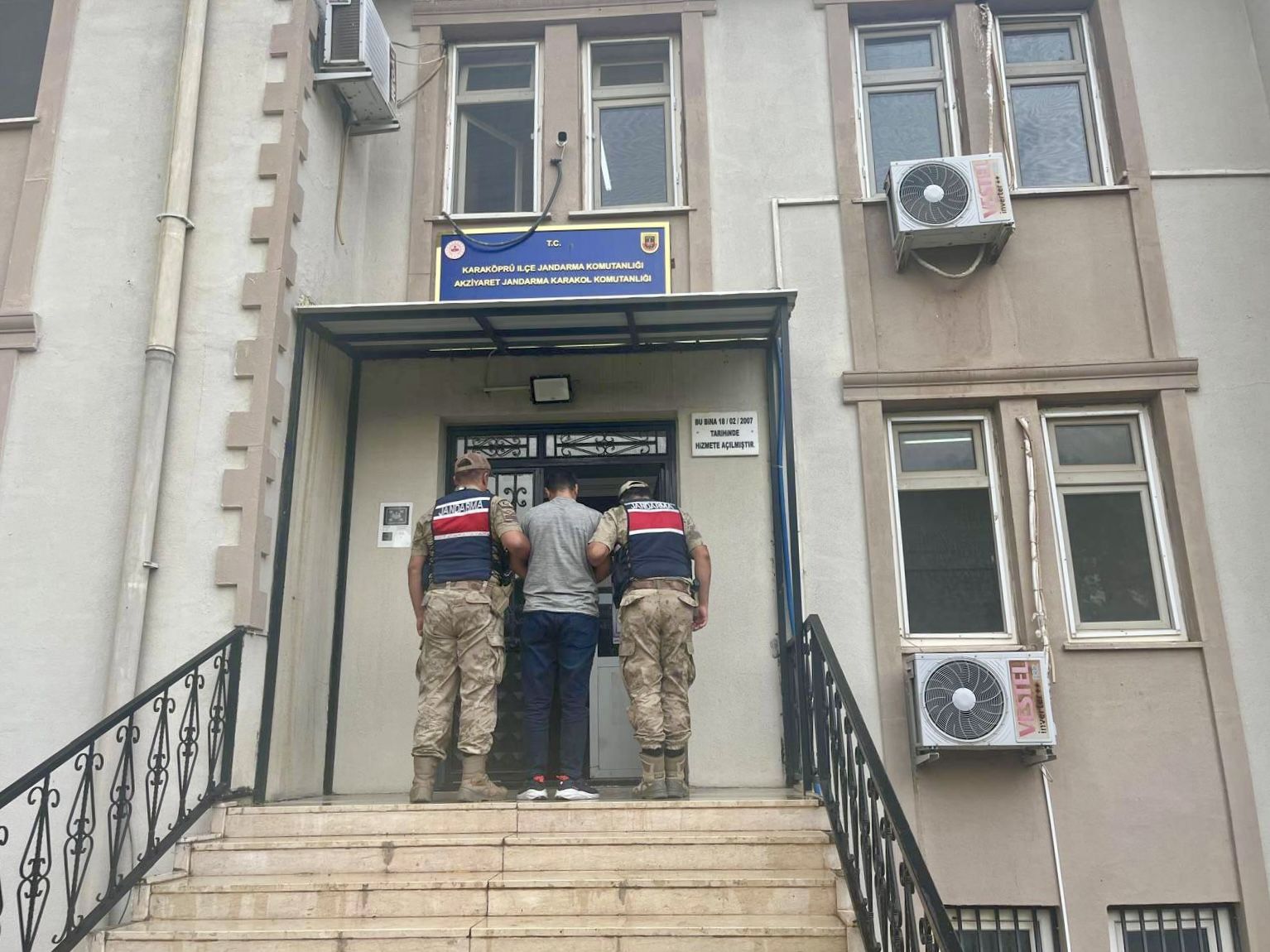 Karaköprü’de 12 Yıl 11 Ay Hapis Cezası Bulunan Hükümlü Yakalandı